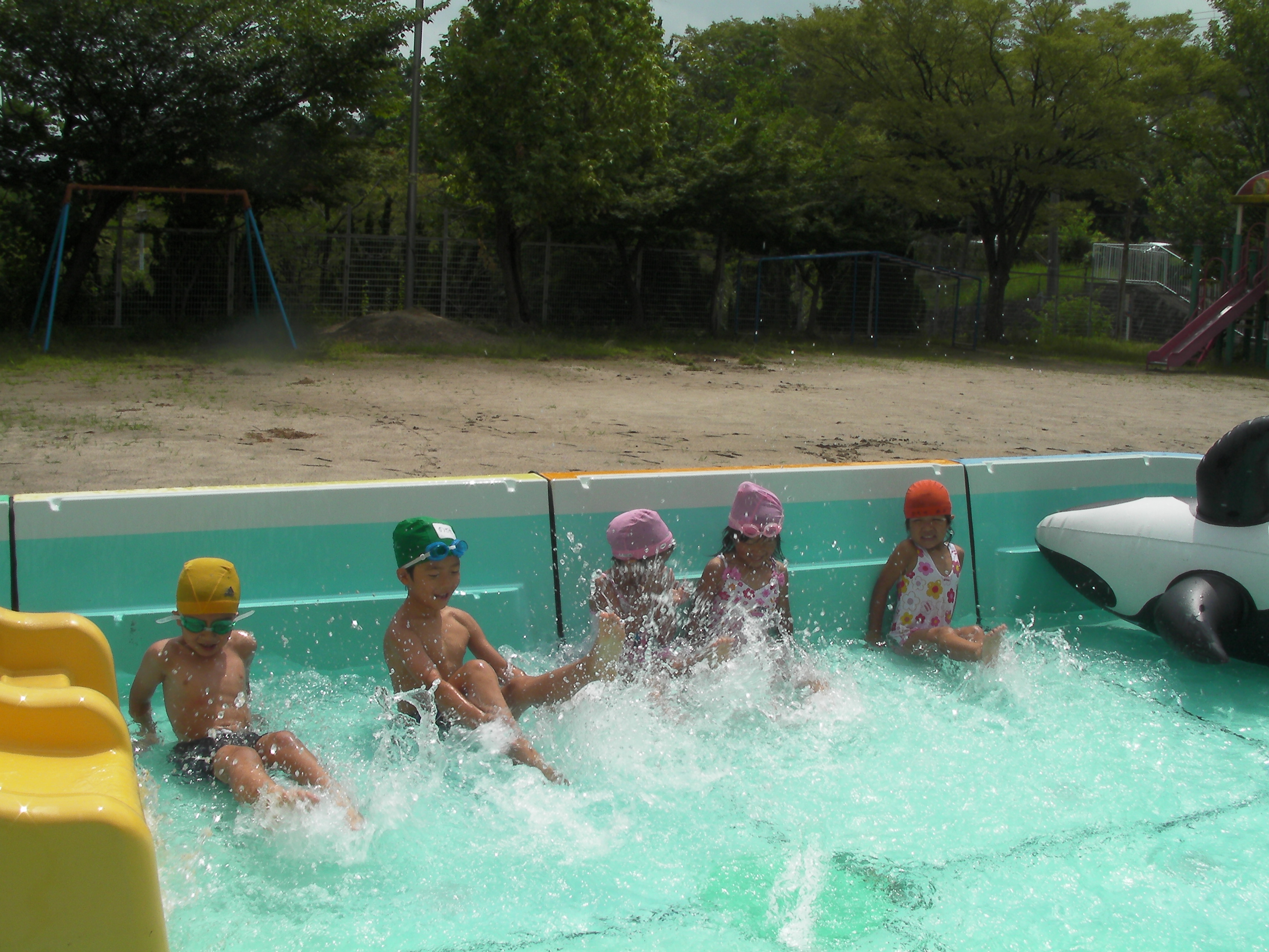 夏のプールあそび